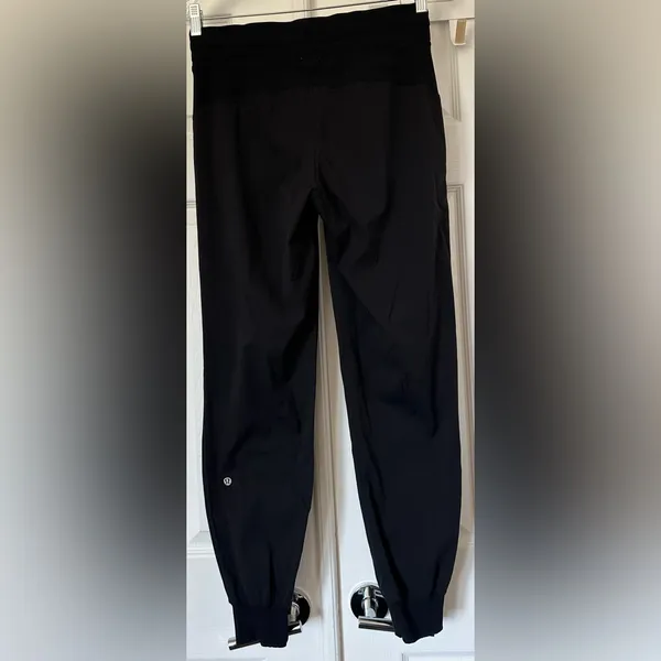 Lululemon Dance Studio Mid-Rise Jogger black size 6 W5ENMS - Image 4