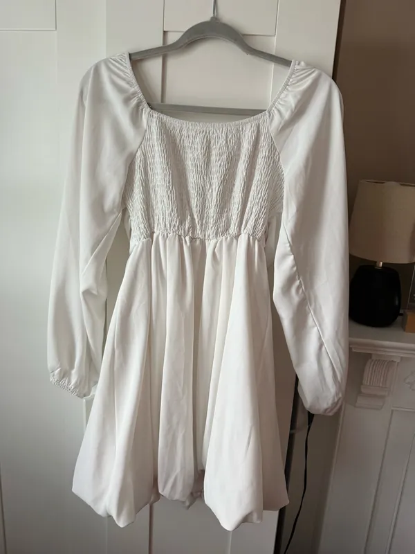 Amazon Long sleeve white bubble dress - Image 2
