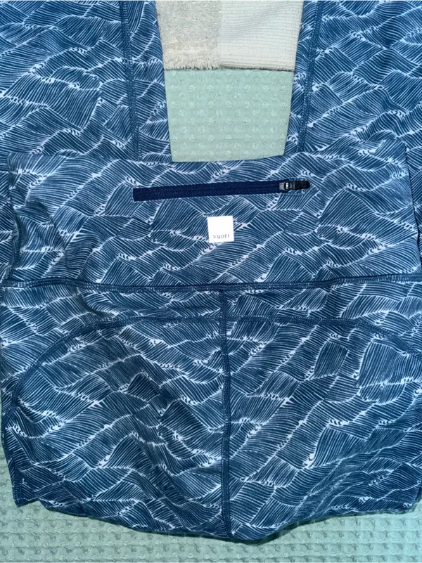 NWOT Vuori‎ Pace High Rise Printed Leggings in blue wave size XS - Image 5