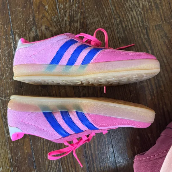 adidas Originals Gazelle Indoor sneakers in bright pink and blue - Image 3