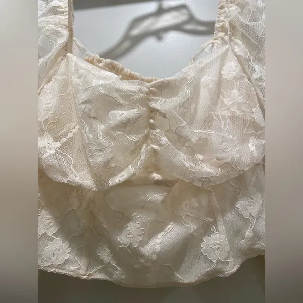 Cream Floral Lace Ruched Puff Sleeve Cropped Top Blouse - Size Large - Image 3