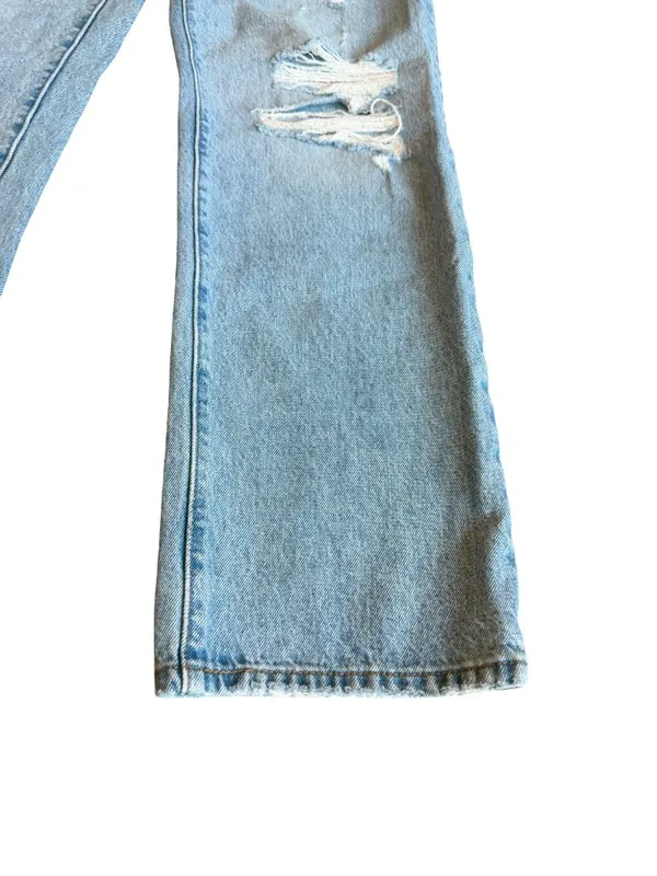 Levi's 501 Light Wash Jeans Straight Leg Distressed Classic Size 28 x 32 Women's - Image 5