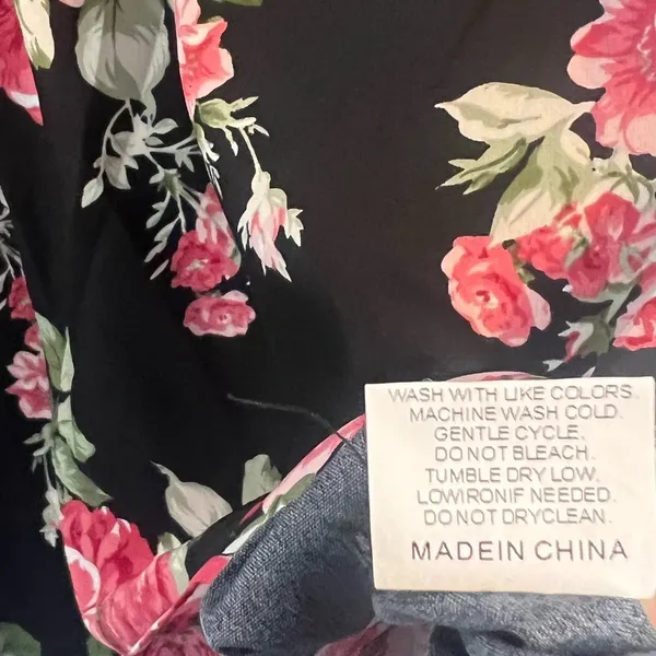 New Floral V-Neck Midi Dress Size 1X (14) Faux Wrap Neckline Flutter Sleeves - Image 5