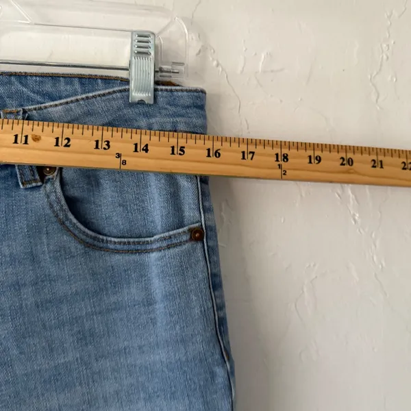 OAT New York Jeans Womens Size 10/30 Light Wash Denim Cropped‎ Raw Hem - Image 4