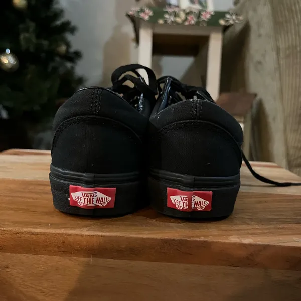 Vans Classic Black Women's Sneakers Lace Up Sz 6 Like New - Image 4