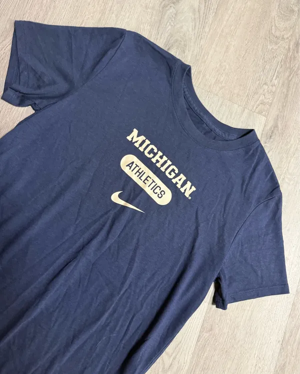 Nike Michigan tee shirt  - Image 3