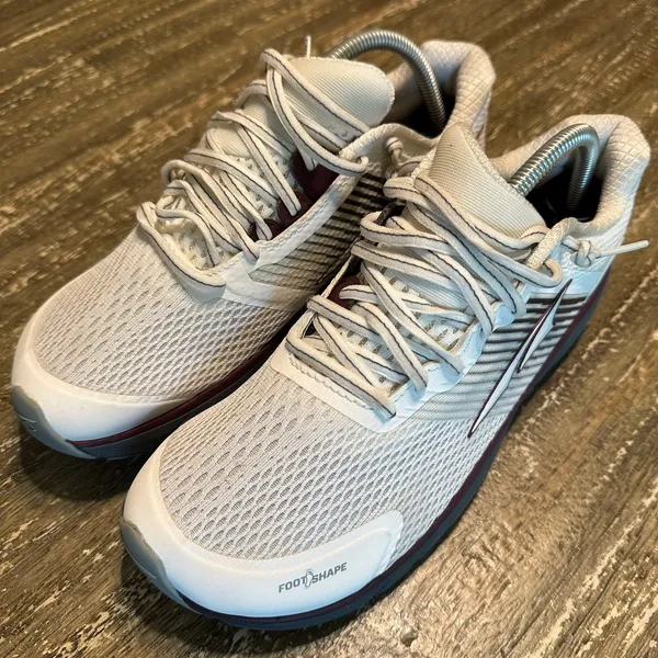 Altra Women's White Mesh Athletic Shoes with Maroon and Gray Accents - Image 4