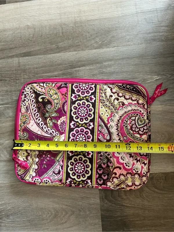 Vera Bradley Pink Paisley Quilted laptop sleeve - Image 4