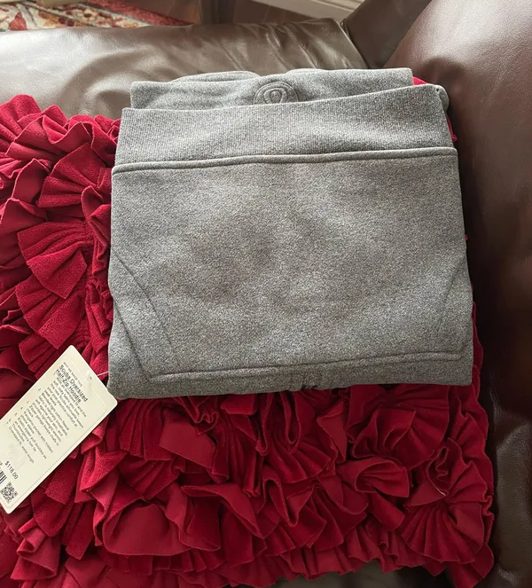 Lululemon scuba oversized half zipper hood sweater NWT. Color in heathered speckled black in original package. Size M/L item coming with one free shopping bag - Image 12