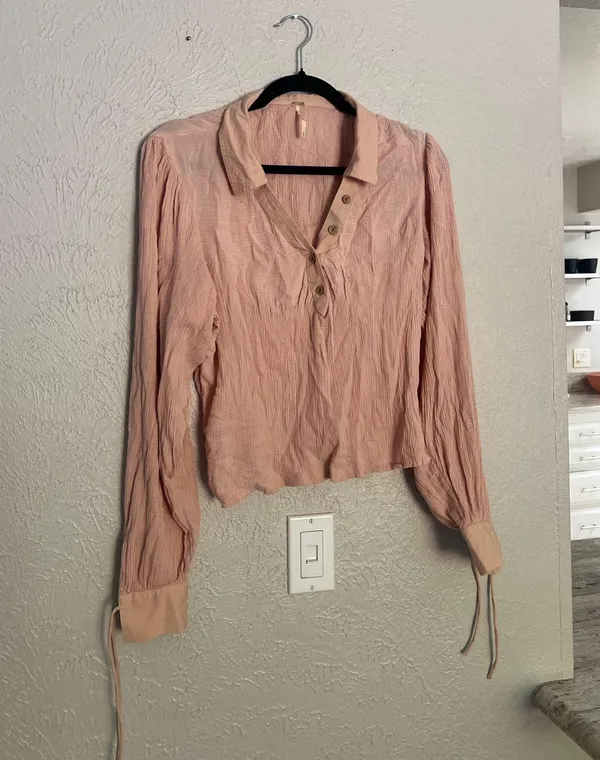 Free people gauze light pink pastel button down blouse M - Image 5