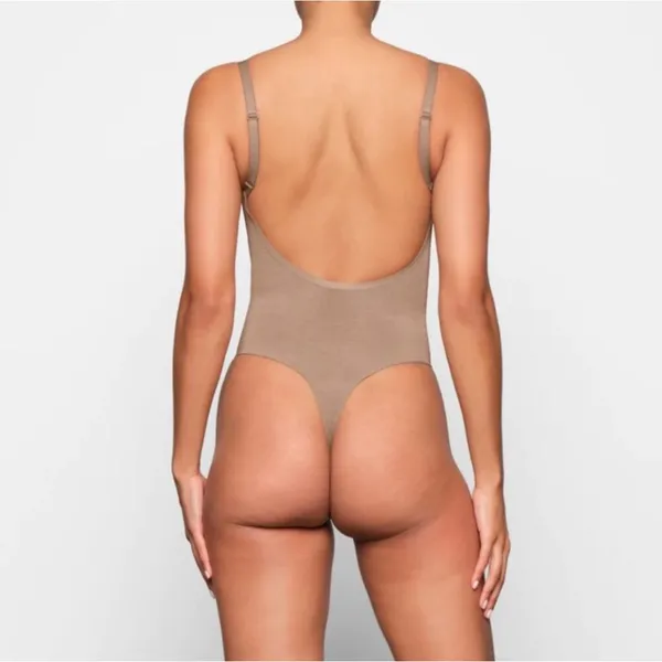 NEW Skims Sheer Sculpt Thong Bodysuit in Sienna Large - Image 4