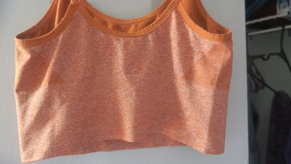 PINK Victoria's Secret active seamless lightly lined sports bra in orange-brown size large. - Image 6