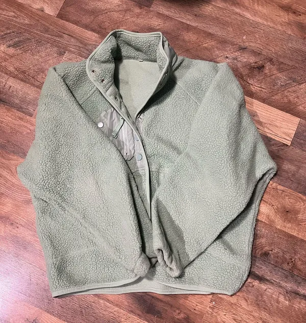 Amazon Jacket Green Fuzzy - Image 2