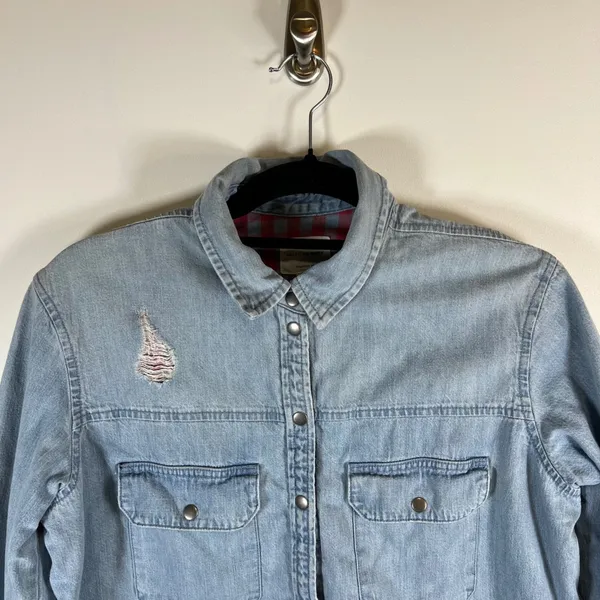 American Eagle Flannel Lined Denim Shirt Womens Small Oversized‎ Distressed Blue - Image 2