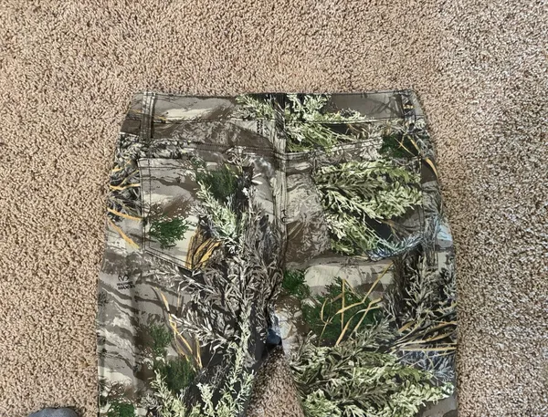 Women’s Realtree Camo Pants - Image 4
