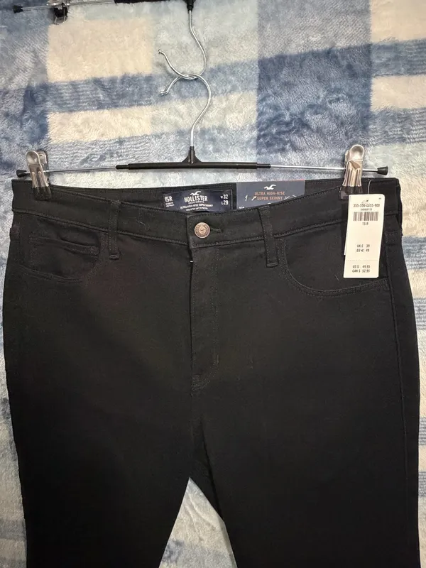 Hollister Ultra High-Rise Super Skinny Black Jeans 15R - Image 2