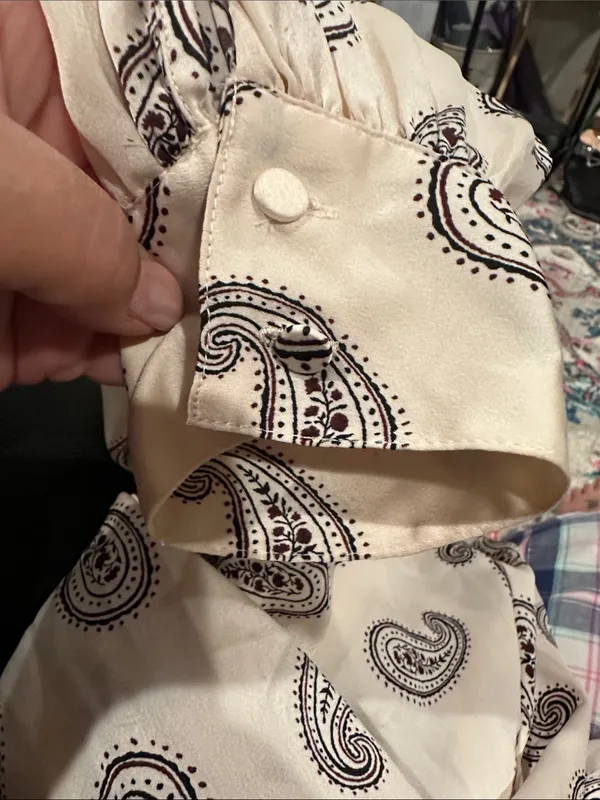 Ann Taylor Cream Paisley Button-Down Blouse Top M - Image 9