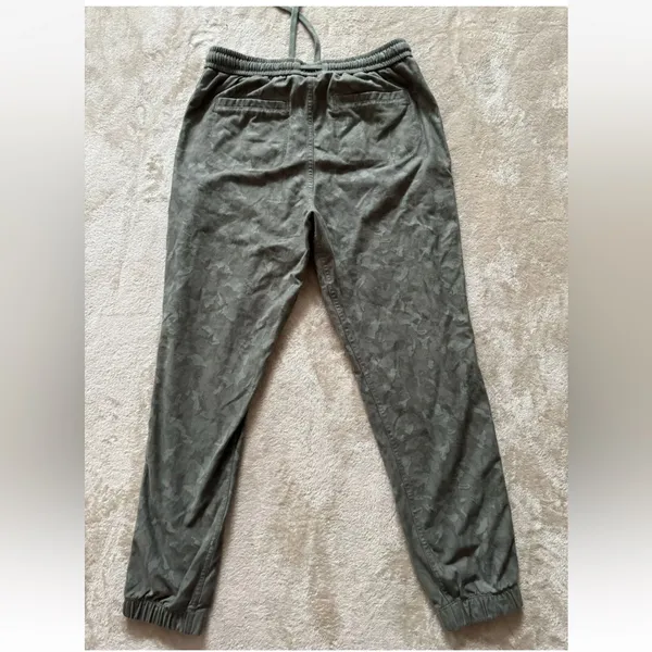 Athleta Women's Printed Farallon‎ Stratum Camo Jogger Pants Size 6 - Image 3