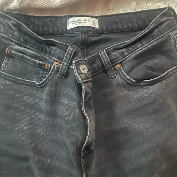Abercrombie & Fitch Women's Black Straight Leg Jeans - Image 3