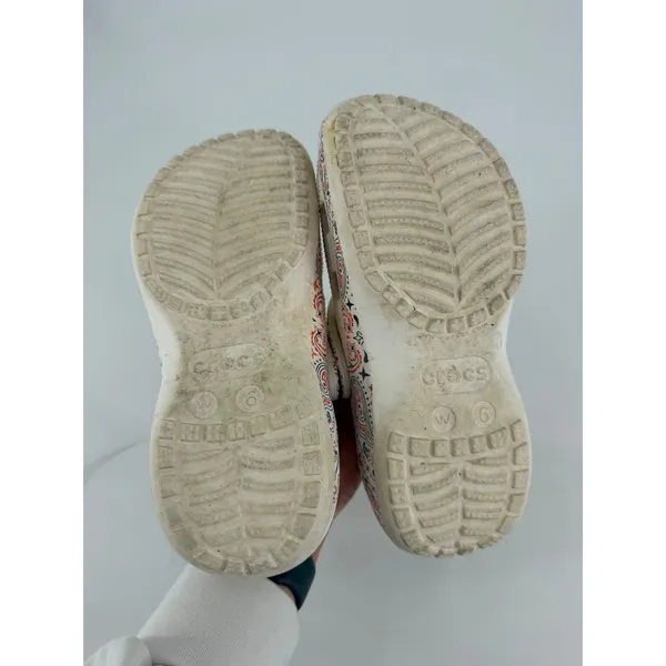 Crocs Clogs Women 6 White Bandana Paisley Print Classic Comfort Boho Retro - Image 6