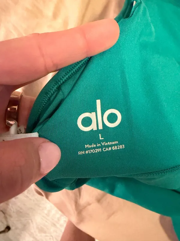 Alo Yoga Intrigue Bra Airlift - Image 6