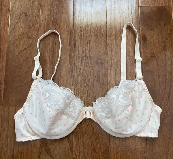 Vintage 90s Victoria’s secret satin coquette cream pink polka dot lace trimmed bra - Image 2