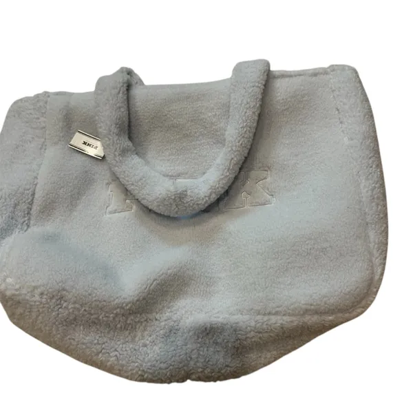 Victoria's Secret PINK Plush Teddy Faux Fur Tote Bag‎ Baby blue NWT - Image 5