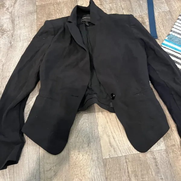 BCBG Maxarzia small black blazer‎ - Image 3