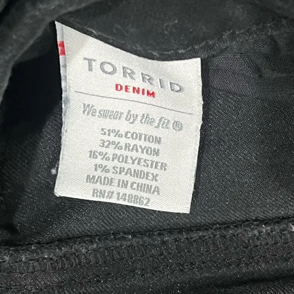 Torrid Black Raw Hem Jeggings Women’s 18 - Image 4
