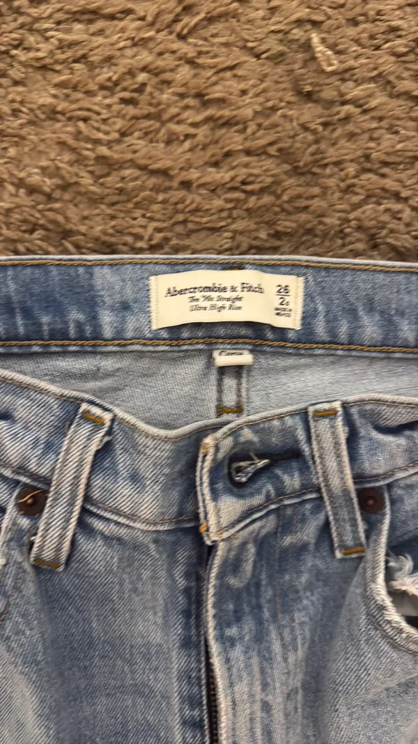 Abercrombie The 90s Straight High-Rise Curve Love - Image 2