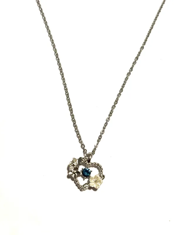 Heart charm Necklace Silver - Image 2