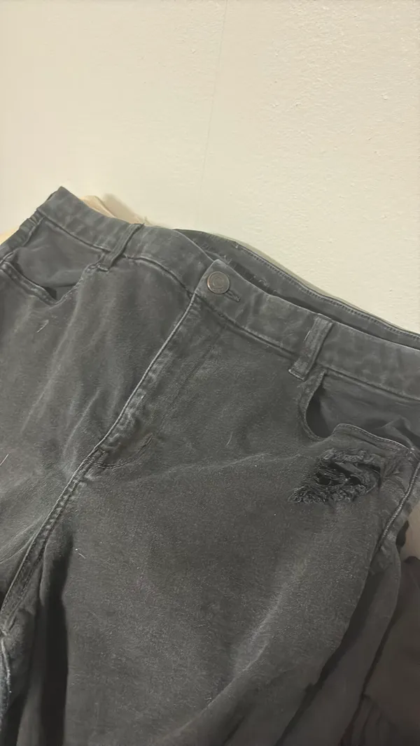 American Eagle Jeans - Image 2
