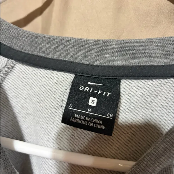Nike crewneck - Image 2