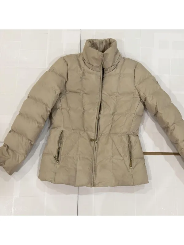 Size Small Women’s Calvin Klein Duck Down M Puffy Jacket. - Image 2
