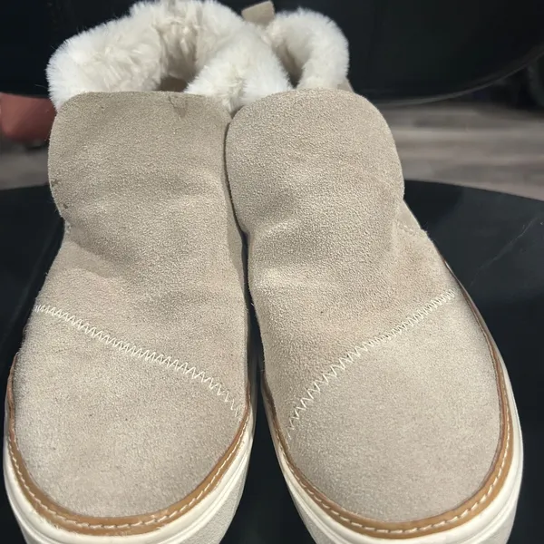 Toms Cream Furry Lined Shoes - Image 3
