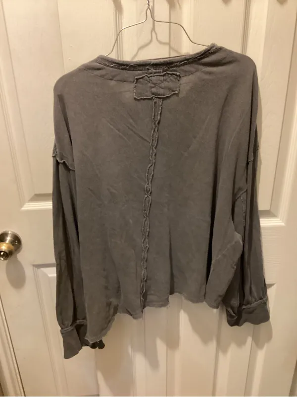 We The Free Washed Gray Distressed Cropped Long Sleeve Top - Image 6