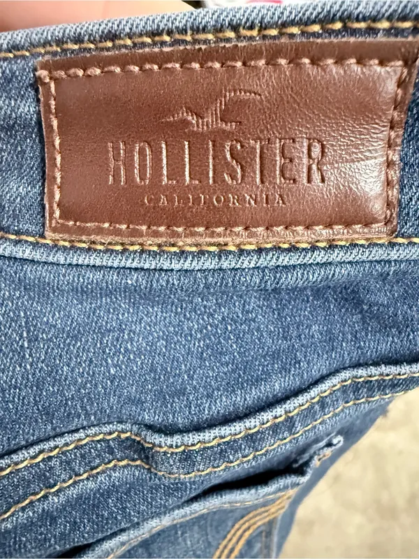 Hollister Deep Blue High-Rise Flare Jeans - Image 5