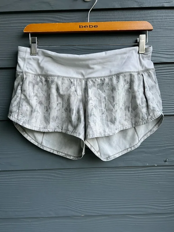Lululemon Speed Up Light Gray Athletic Active Woman’s Shorts Size 6 - Image 5