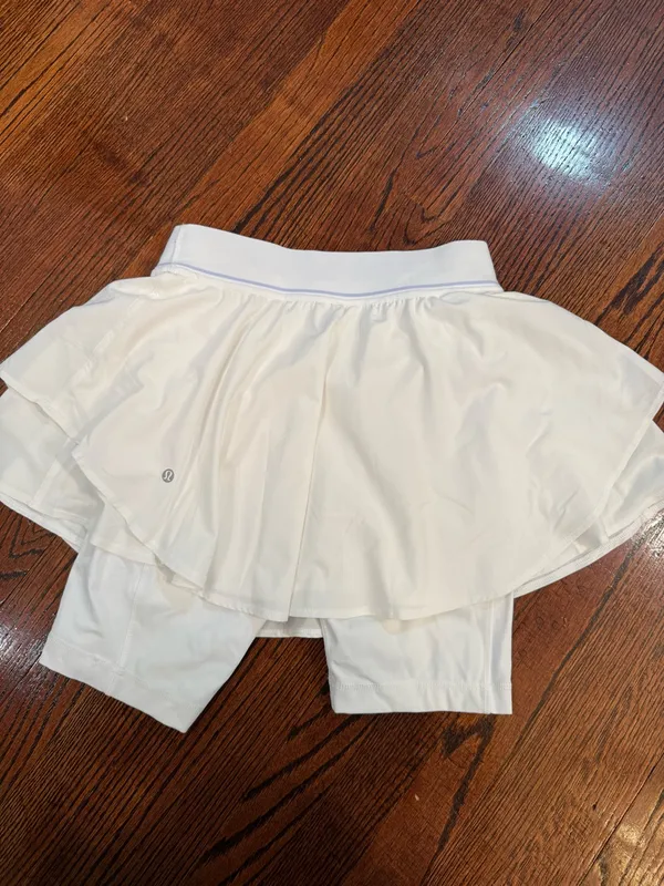 Lululemon Court Rival High Rise Tennis skort Sz 6 - Image 4