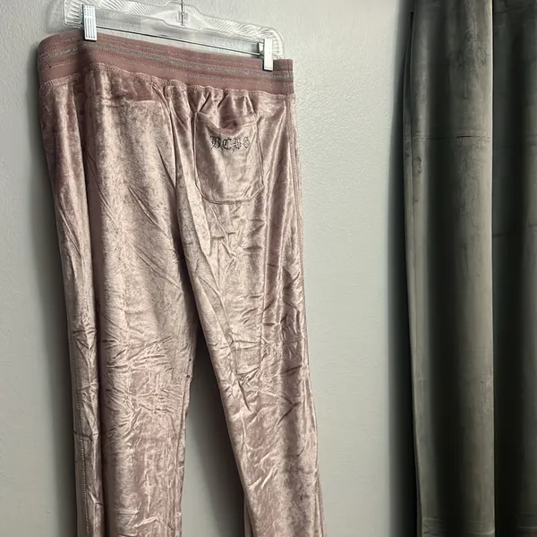 BCBGMAXAZRIA Pink Misted Grape Velour Tracksuit XL - Image 12