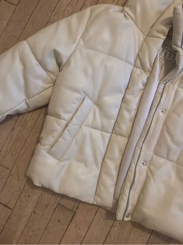 Abercrombie & Fitch Cream Puffer Jacket - Image 3