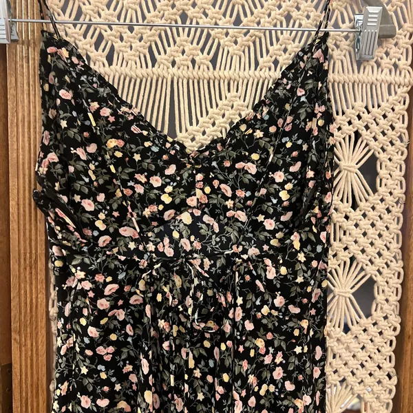 Abercrombie Fitch Black Floral Maxi Dress with Adjustable Tie Back Straps - Image 4