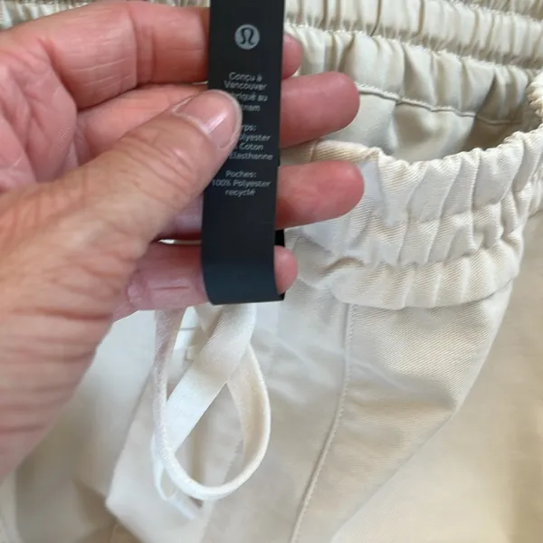 Lululemon Athletica Cream Cargo Pants Relaxed Fit. Size Large - Image 7