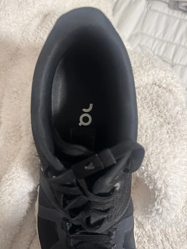 On Cloud Shoes - Image 4