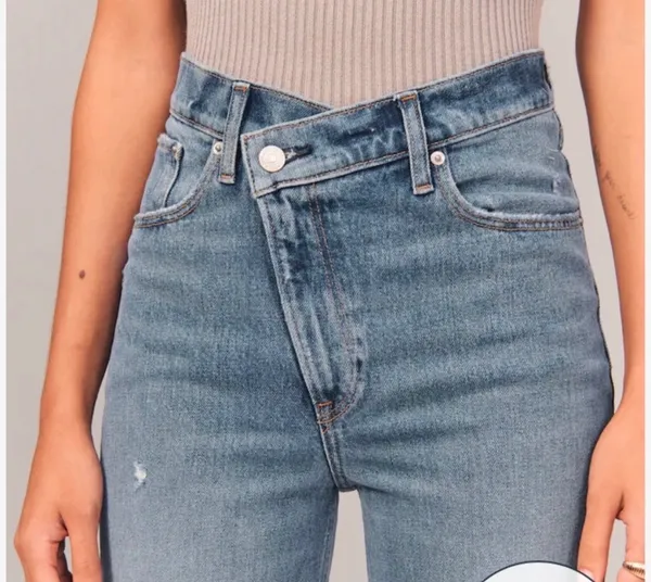 Abercrombie High-Rise Jeans 90s Straight - Image 2