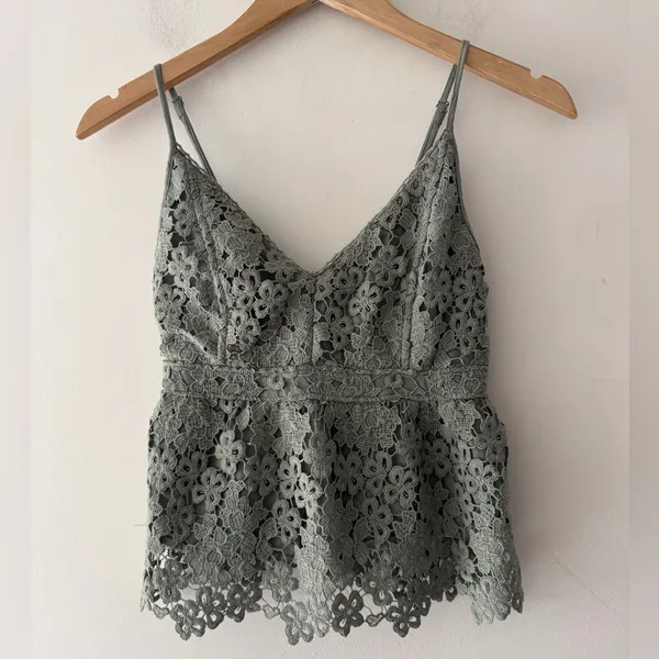 Abercrombie‎ & Fitch Sage Green Floral Lace Cami Peplum Top Y2K - Image 2