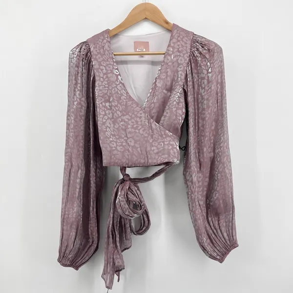 Show Me Your Mumu Joplin Wrap Blouse S Mauve Lilac Metallic Leopard Crop‎ Top - Image 3