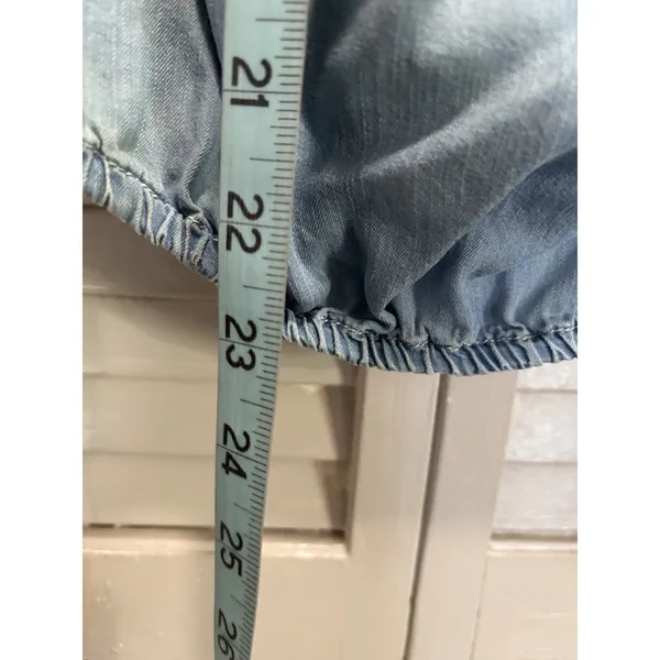 ID:23 Soft Denim Elastic Hem Ruffle Sleeveless Crop Shirt Size Large - Image 2
