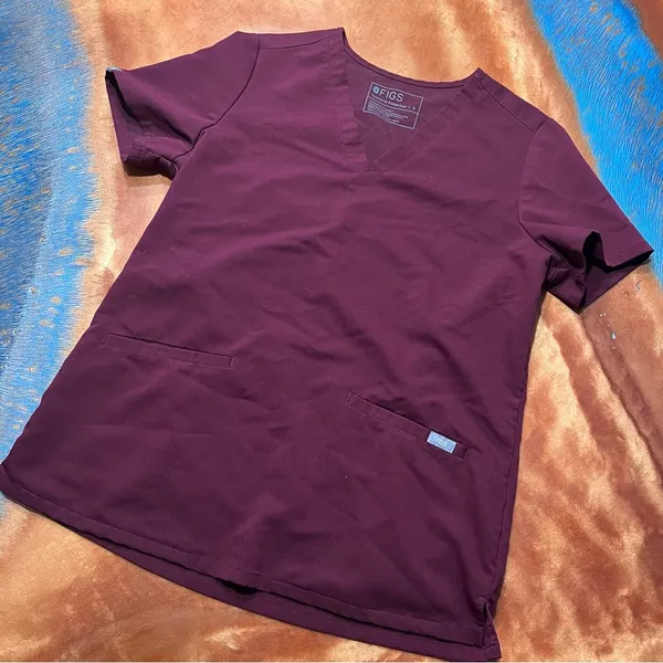 Figs Casma 3 pocket v neck scrub top small burgundy - Image 2