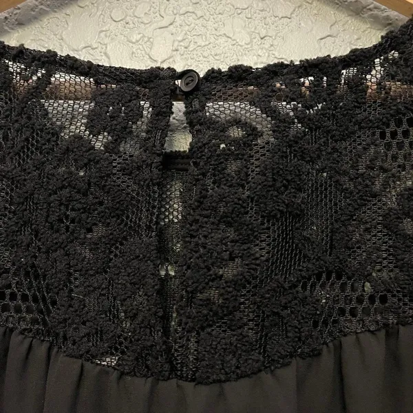 Sage 1/4 Lace Blouse - Image 5